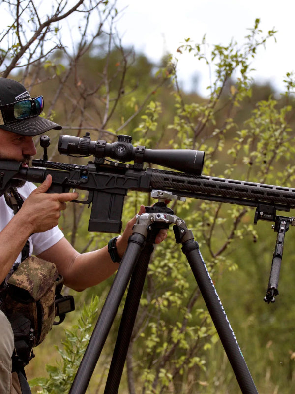Zenelli TS NRL sports tripod set up outdoors with a telephoto lens