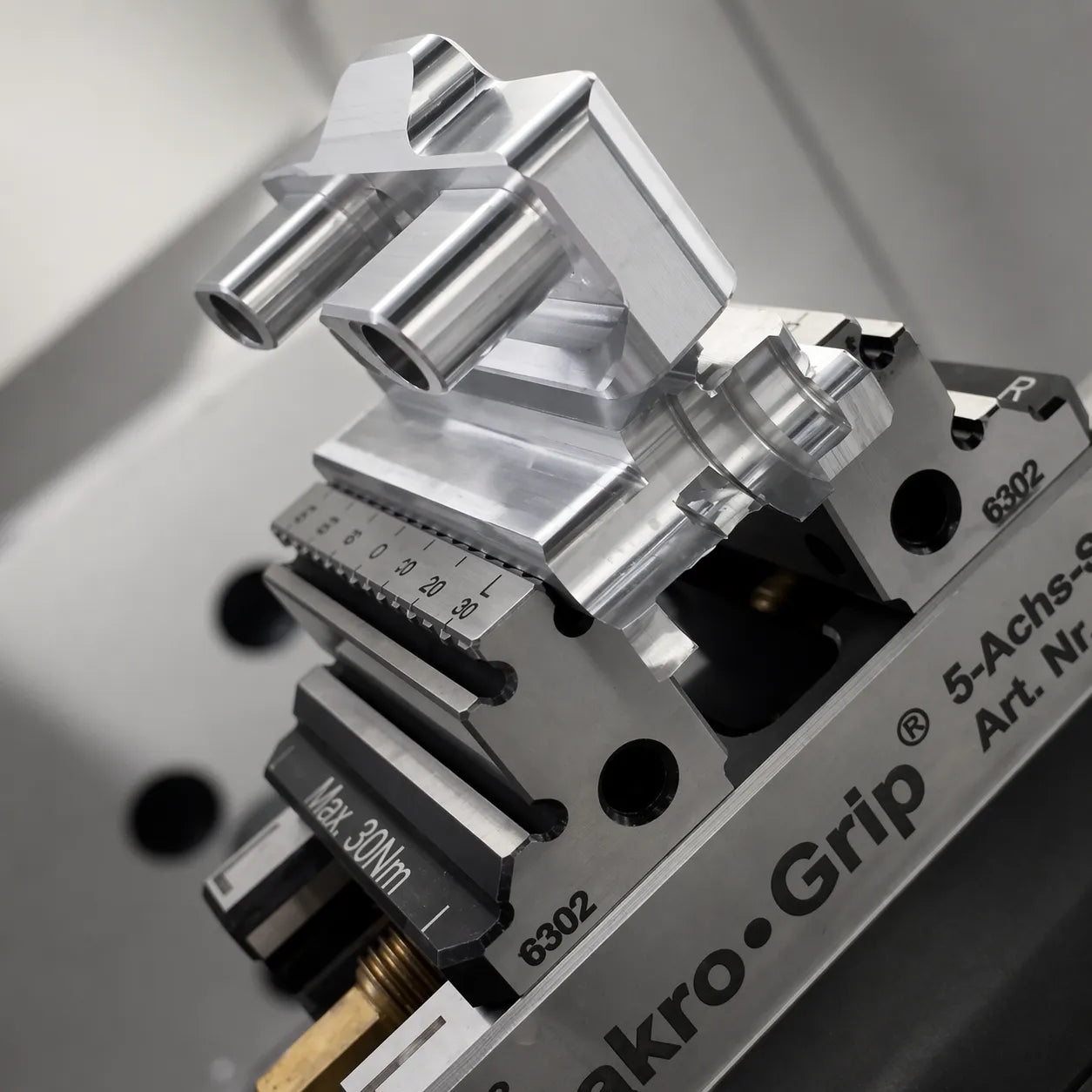 CNC-machined components engineered for precision, structural integrity, and seamless integration with carbon fiber in Zenelli® gimbal heads.