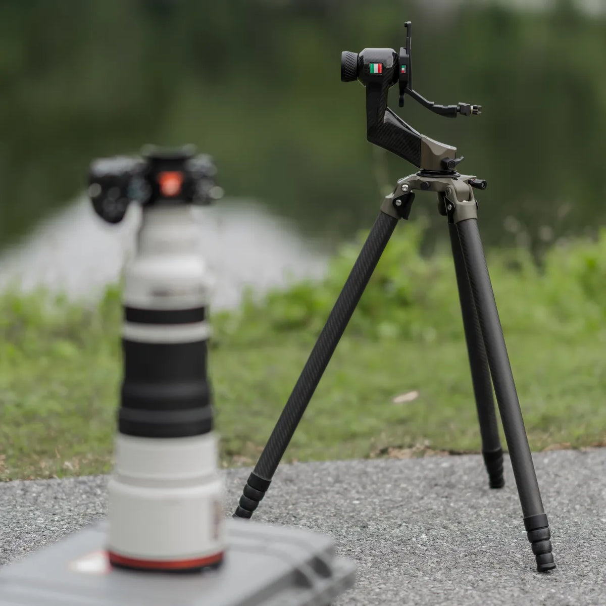 carbon fiber camera support equipment for outdoor and wildlife photography