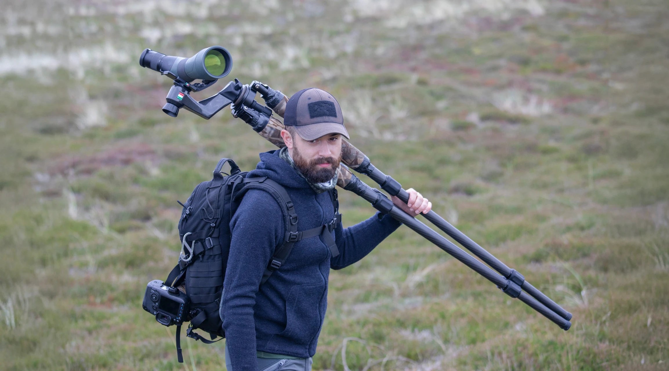 Photographer with Zenelli gimbal head