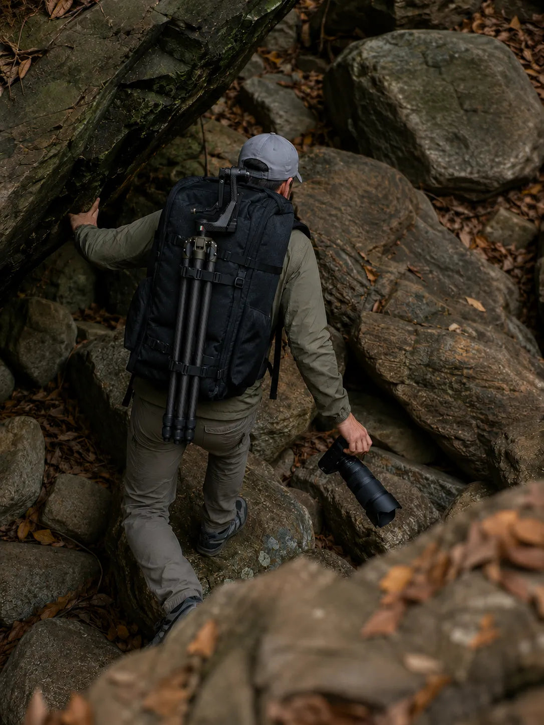 Zenelli wildlife photography support system combining the Carbon TX34 tripod, ZX Glossy Plus gimbal head and SAKK Pack V2 camera backpack.